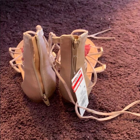 Sandals - Picture 3 of 4